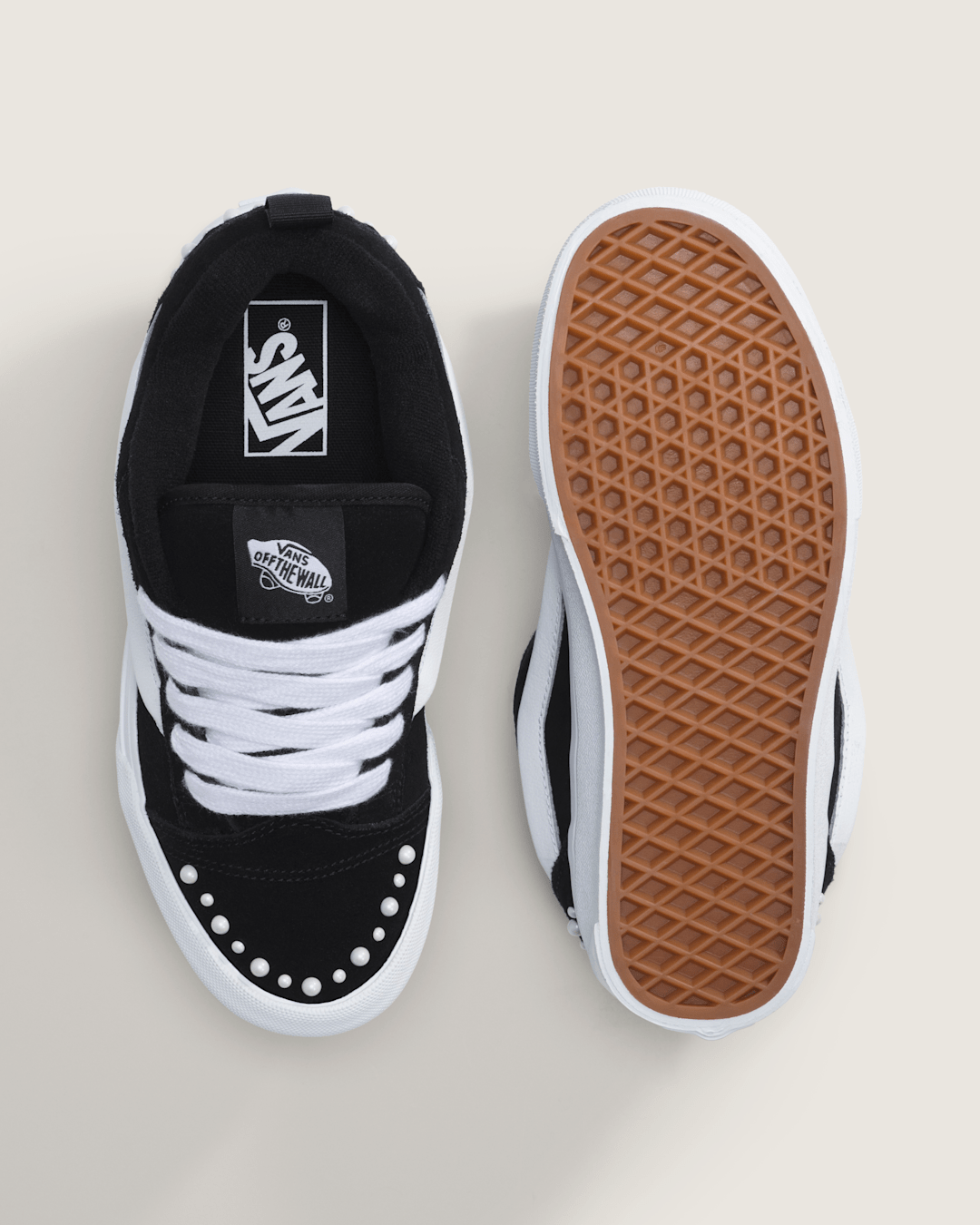 Sale Vans Knu Skool Shoe in Black