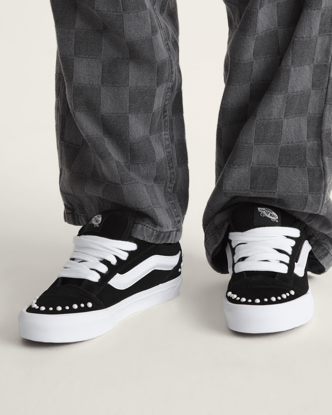 Sale Vans Knu Skool Shoe in Black