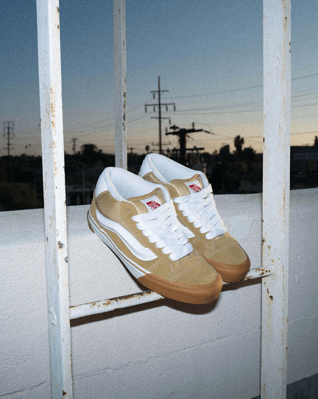 Sale Vans Knu Mid Shoe in Khaki Brown / Gum