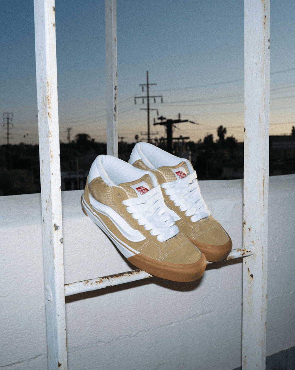 Sale Vans Knu Mid Shoe in Khaki Brown / Gum